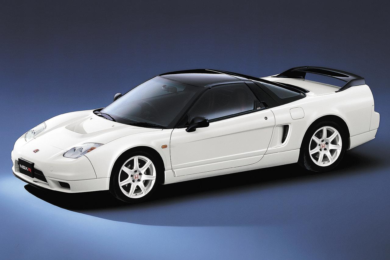 画像: 2002年5月、後期型に追加設定されたNSX-R。エアロや足まわりをチューンして究極のNSXを追求した。