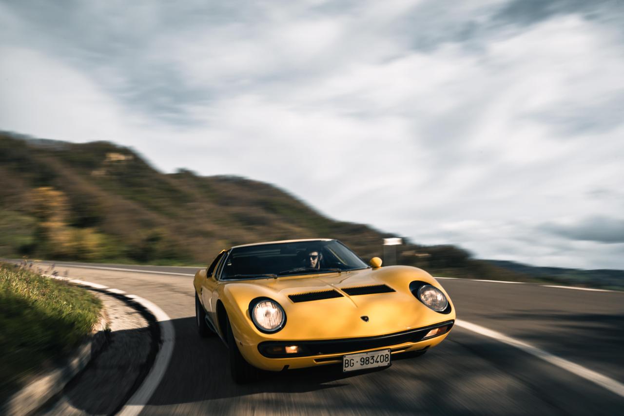 画像: 2026年に、世界初のスーパーカーであるミウラを中心に据えた「ランボルギーニ・ポロ・ストリコ・ツアー」が開催されることも明らかになった。