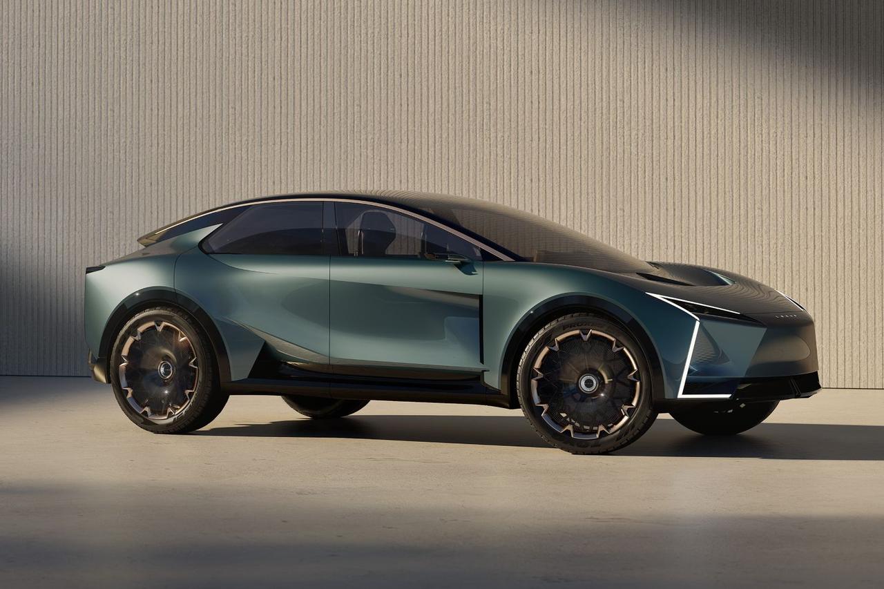 画像: こちらも新たな「スペース」の提案となる。引き締まったシルエットには、乗員ひとり一人がそれぞれに「心地よい」インテリアスペースが隠されている。