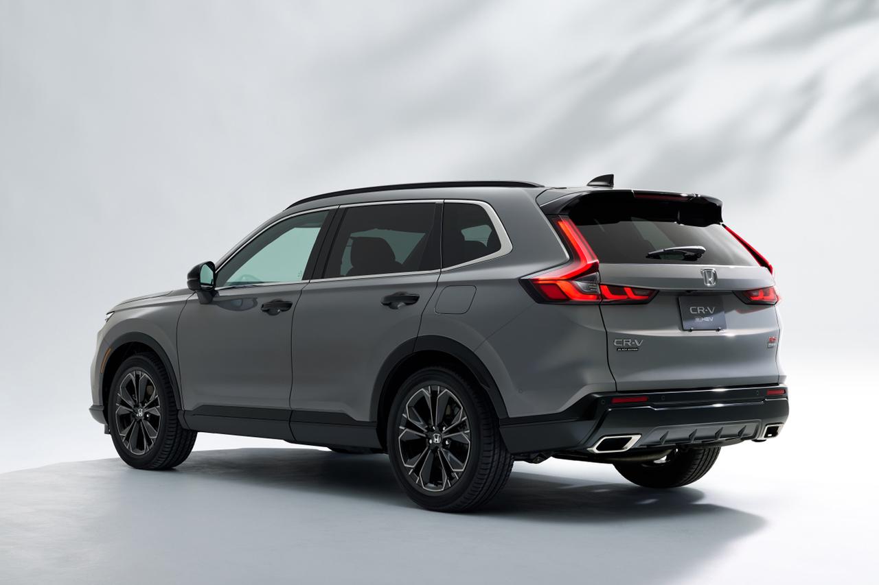 画像: ガソリン車(ハイブリッド e:HEV)の導入が決定した現行型CR-V。展示されるのはRSブラックエディションという特別仕様車。