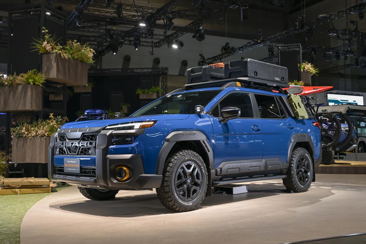 画像: Outback Wilderness prototype:専用サスペンションや前後バンパーガード、耐久性の高いルーフレールなどを装備し、キャンプやトレイル走行を想定。