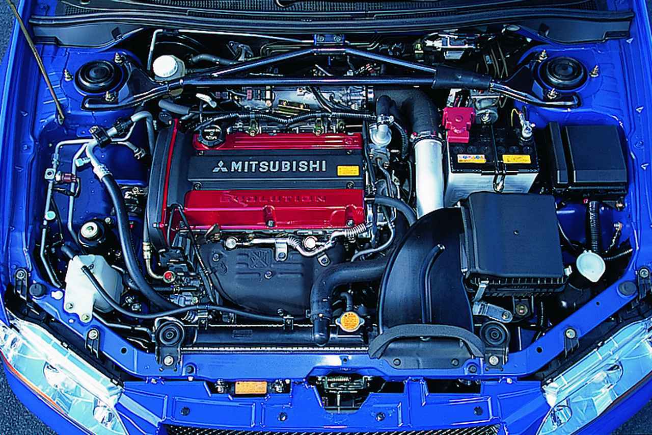 画像: エンジンの熟成とともにエンジンルームのレイアウトも見直し、重量バランスや冷却性能をアップしているところも見逃せない。