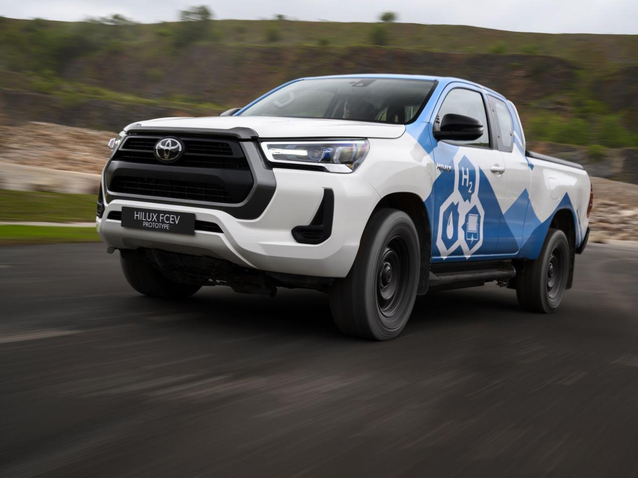 画像: ハイラックスの未来を拓く「水素燃料電池プロトタイプ」が、欧州で実証段階に突入!パリ五輪2024でも活躍しそうだ - Webモーターマガジン