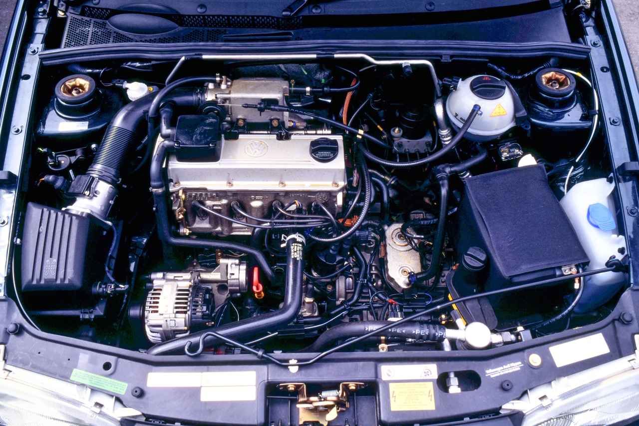 画像: ハッチバックモデルのGLiに搭載されるものと同一の2lL直列4気筒SOHCユニット。ロングストローク独特の粘り強さが特徴だ。