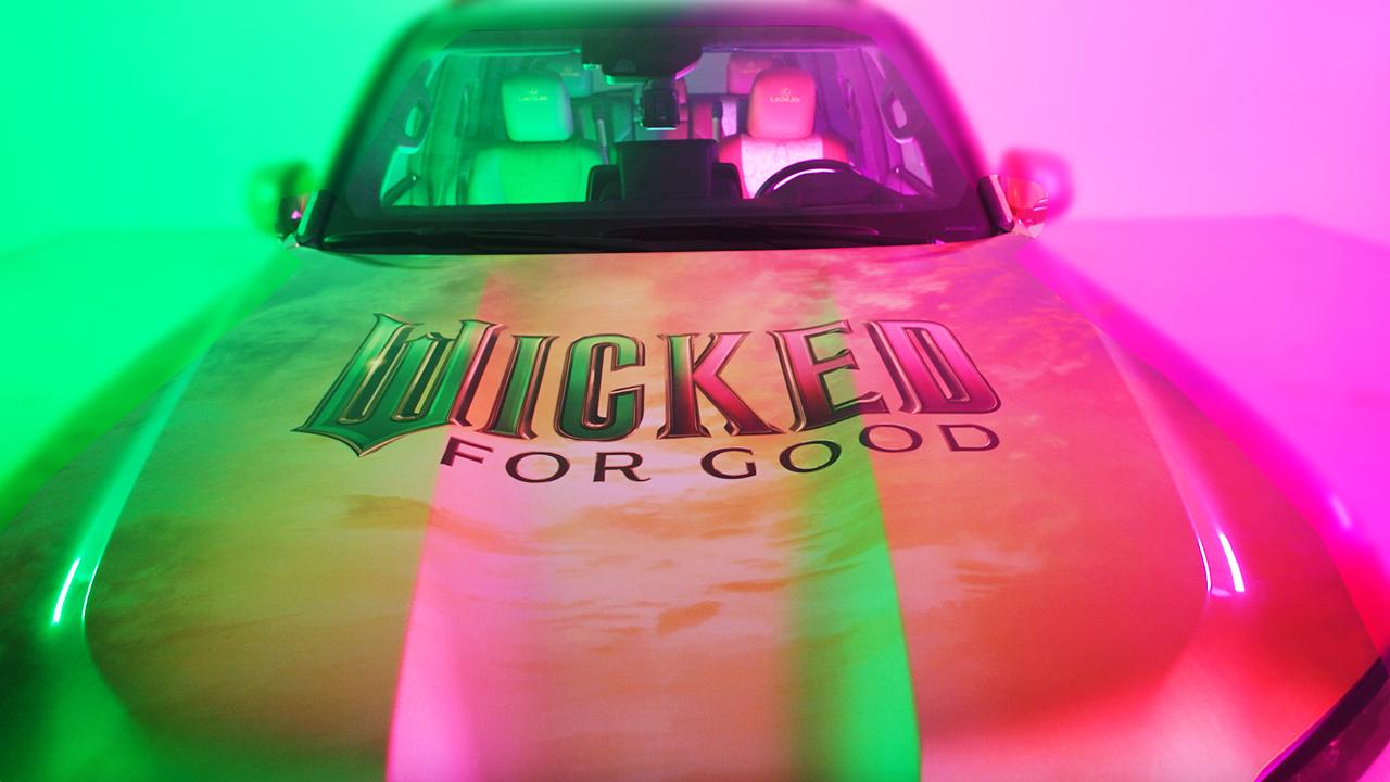 画像 : 1番目の画像 - ウィキッド_フォー グッド カラオケ LX - Webモーターマガジン