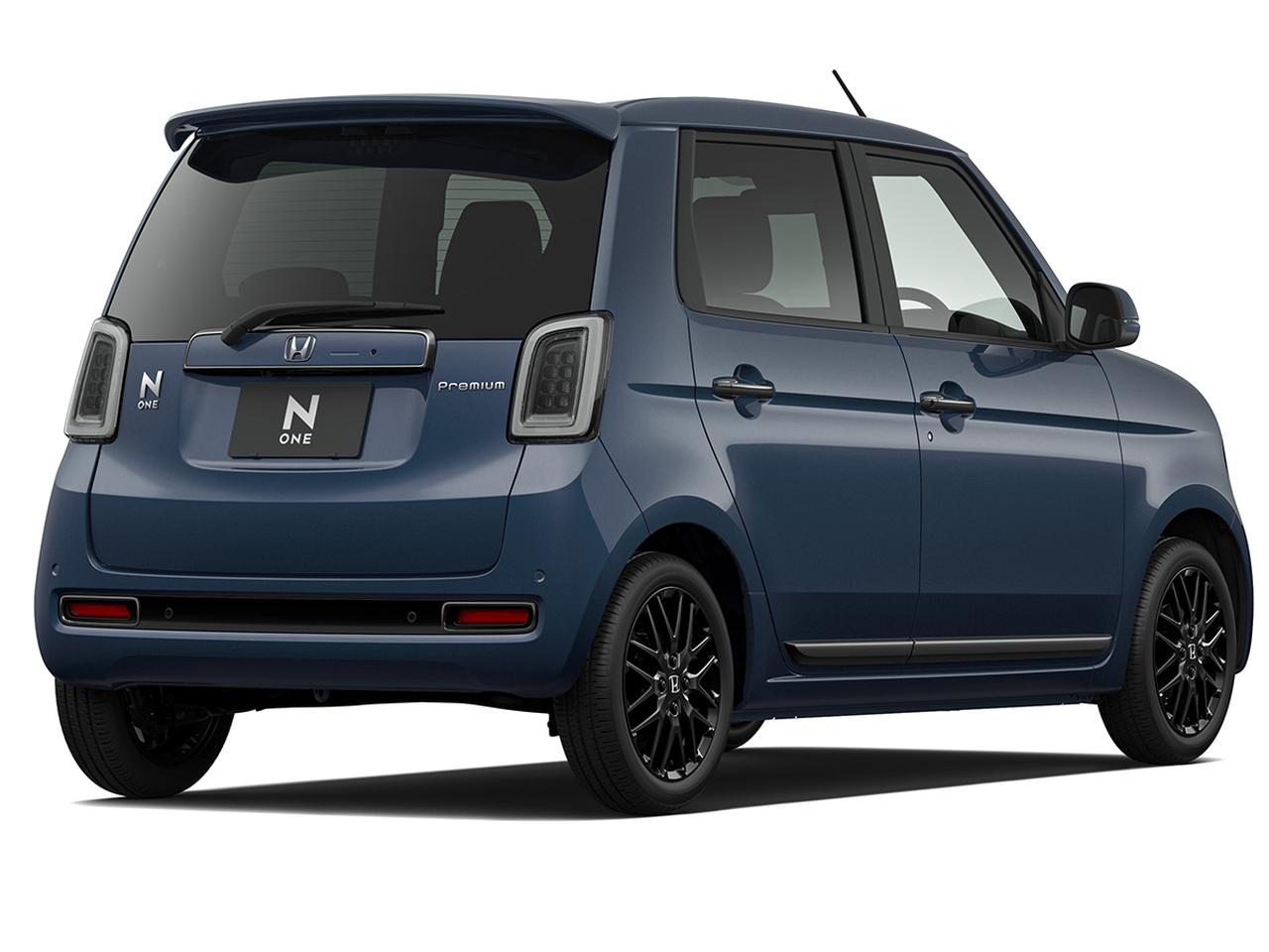 画像: 大型のテールゲートスポイラー採用の「Premium Tourer」。ホイールは、光沢のあるベルリナブラック。