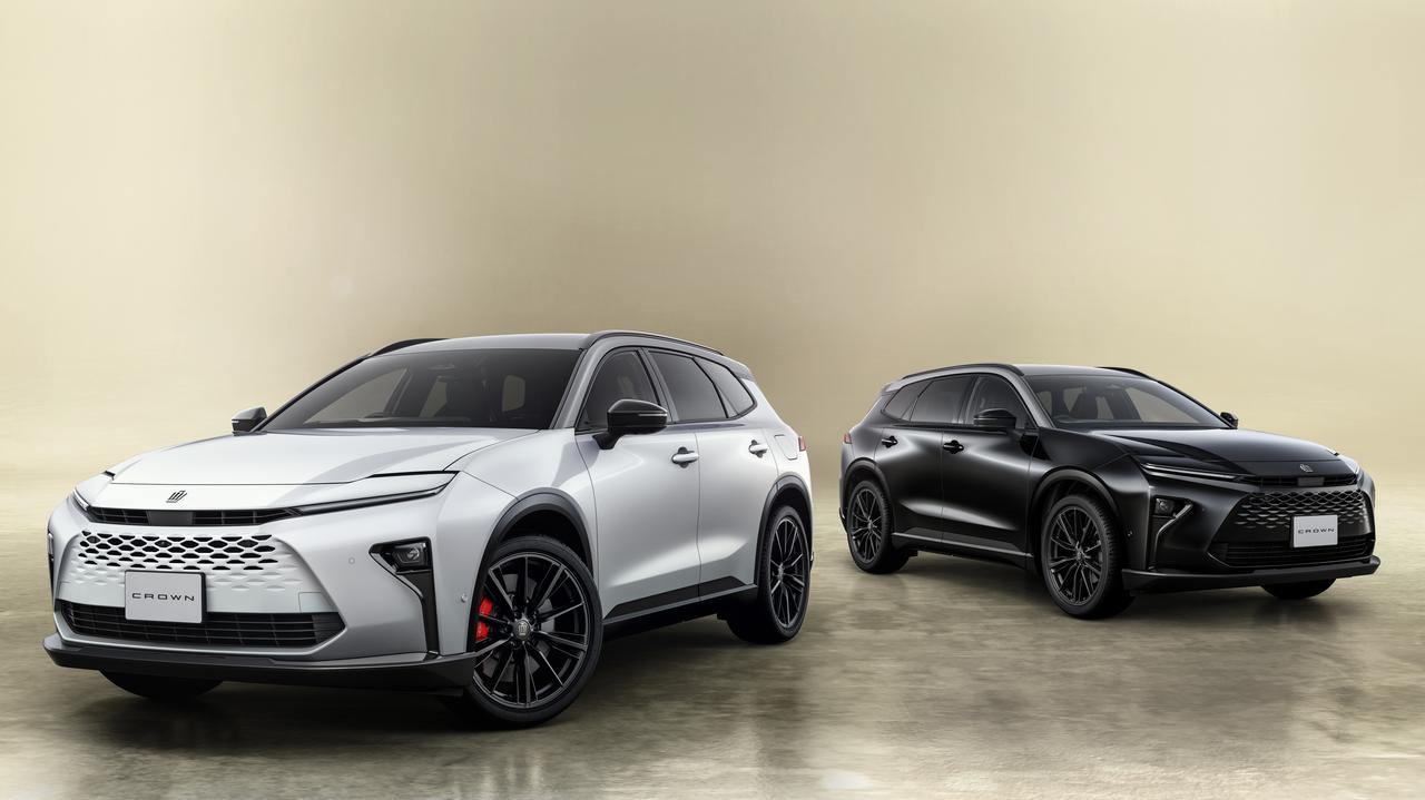 画像: クラウン誕生70周年を記念して登場した特別仕様「クラウンエステート“THE 70th”」。RS “THE 70th”（左）とZ “THE 70th”。