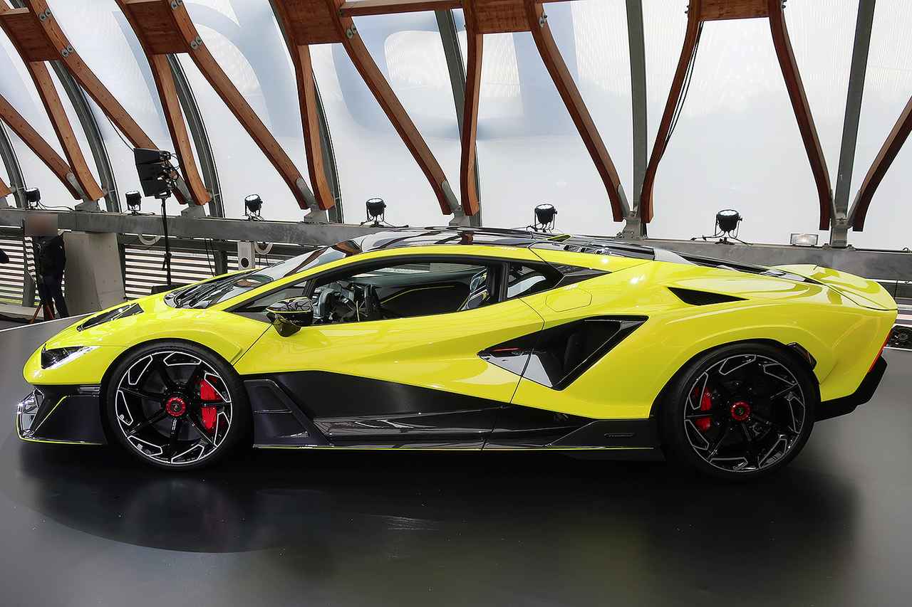 画像 : 3番目の画像 - ランボルギーニ フェノーメノ 写真蔵 - Webモーターマガジン