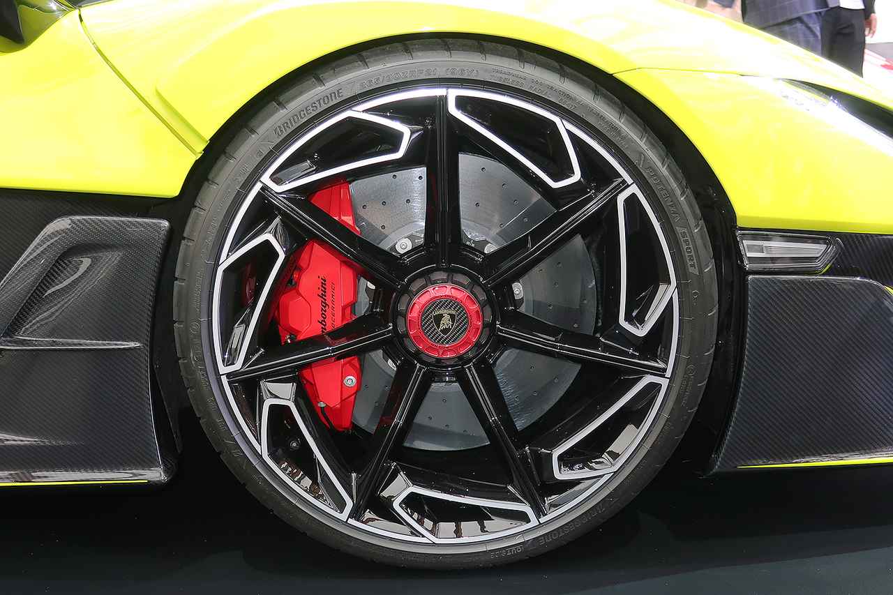 画像 : 16番目の画像 - ランボルギーニ フェノーメノ 写真蔵 - Webモーターマガジン