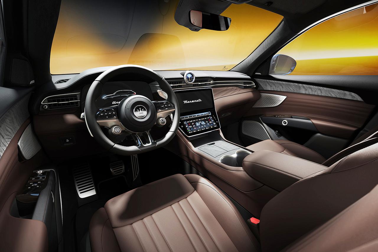 画像 : 3番目の画像 - マセラティ グレカーレ「ルミナ ブルー」 - Webモーターマガジン