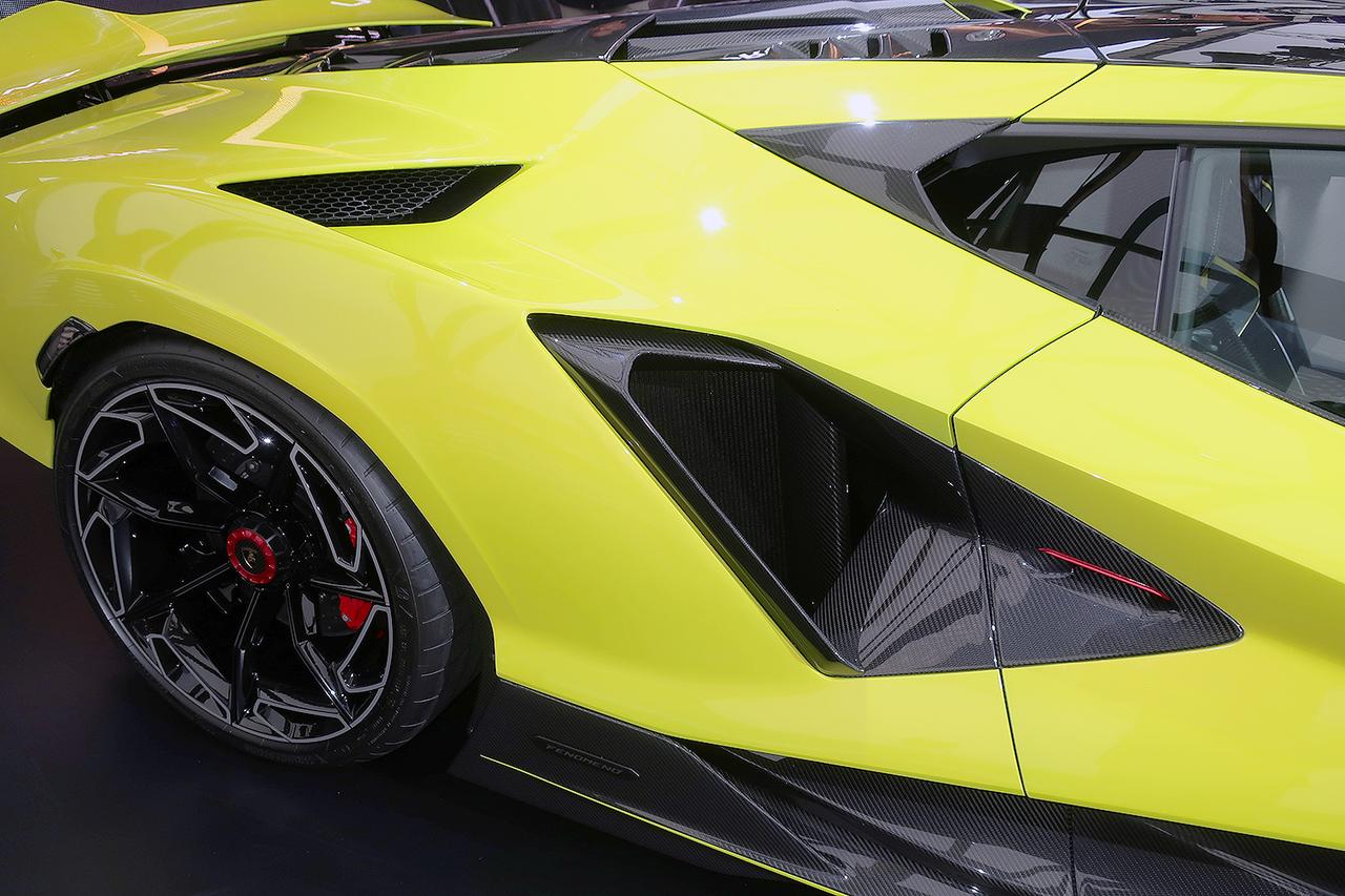 画像 : 14番目の画像 - ランボルギーニ フェノーメノ 写真蔵 - Webモーターマガジン