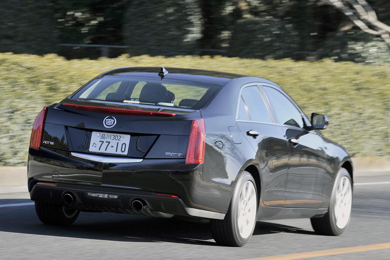 画像: ハンドリングのクイックさはそのままに、ボディと足まわりに一体感があり、非常にバランス良くコーナーを駆け抜けられる。