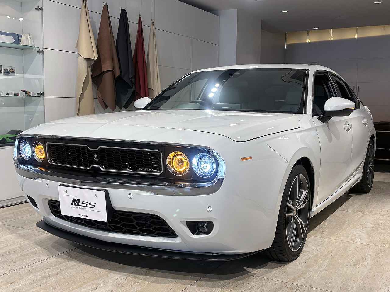 光岡自動車が「M55 ファーストエディション」を正式発売。今回はハイブリッドやATも選べる! (1/2) - Webモーターマガジン