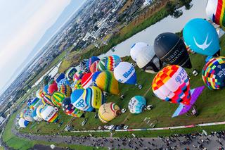 メインとなる河川敷のバルーンフェスタ会場。