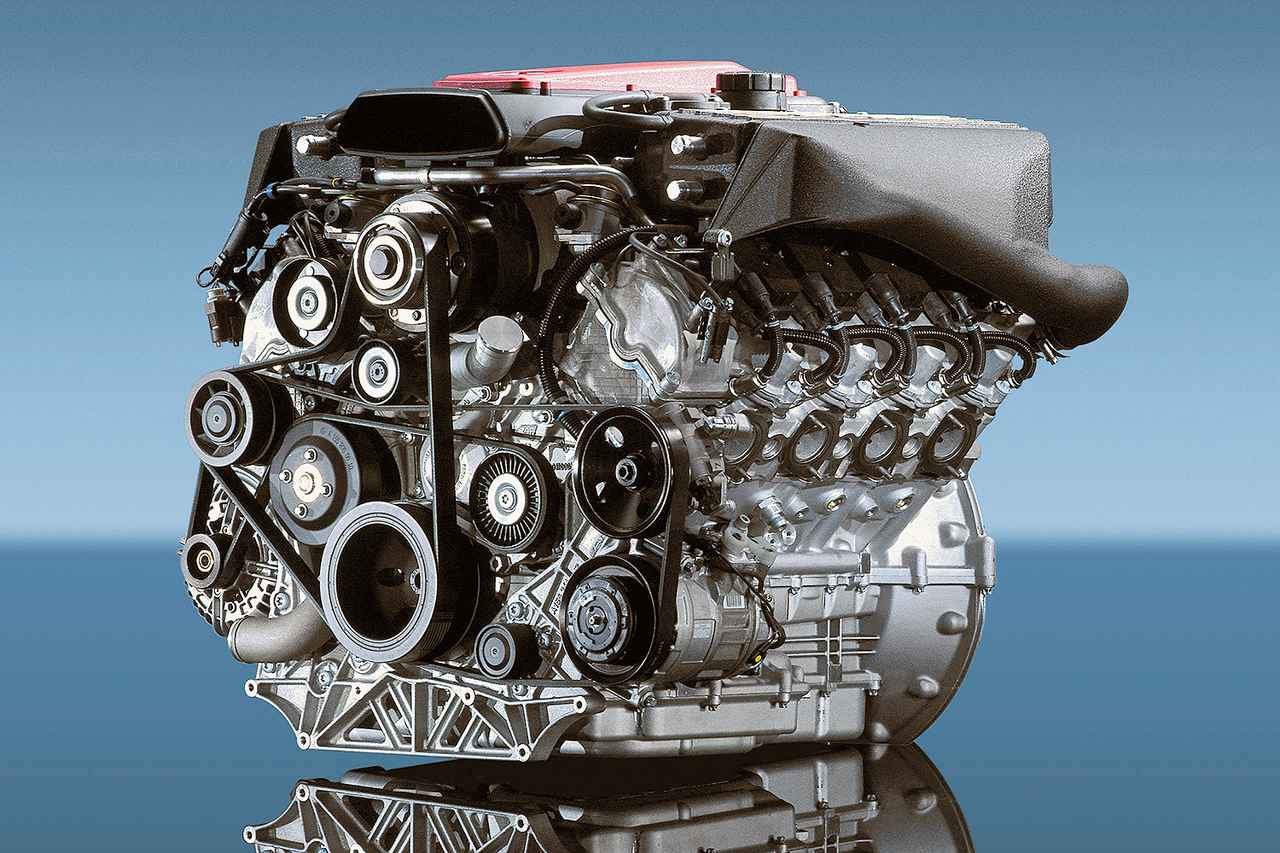 画像: メルセデスAMGがSLR専用に開発したV8エンジンは、スーパーチャージドの3バルブSOHCだった。