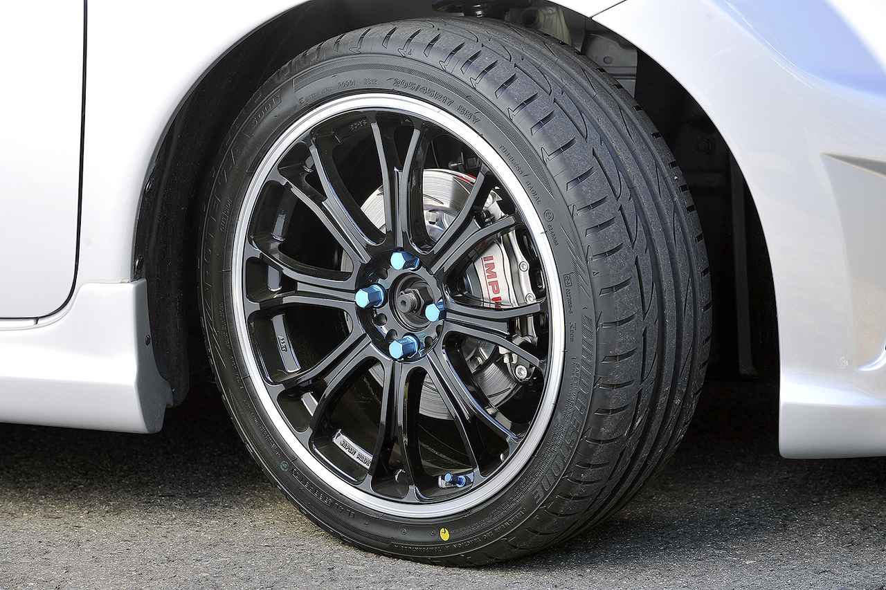画像: タイヤはBSポテンザS001、ホイールはレーシング オーラ SR-08。その内側にインパル ブレーキシステムが見える。