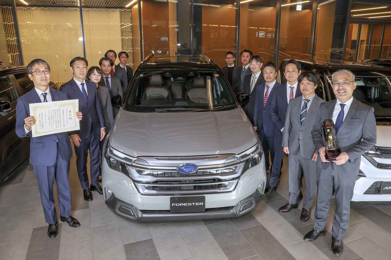 画像: プレリュードとの一騎打ちを制し、2025-2026 日本カー・オブ・ザ・イヤーに輝いたのはスバル フォレスター。総得点1149点を獲得。