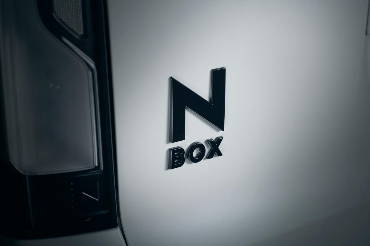 画像 : 8番目の画像 - N-BOX CUSTOM「BLACK STYLE」 - Webモーターマガジン