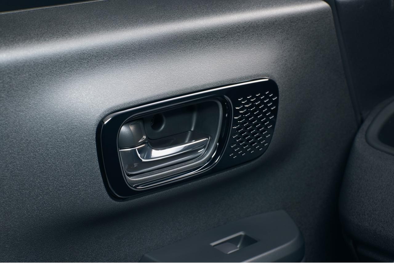 画像 : 9番目の画像 - N-BOX CUSTOM「BLACK STYLE」 - Webモーターマガジン