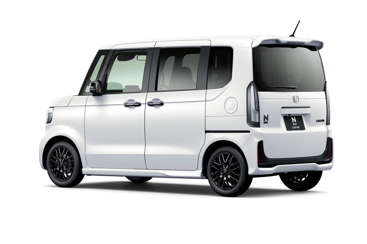 画像: こちらはプラチナホワイト・パール。ボディカラーは全3色展開となる。