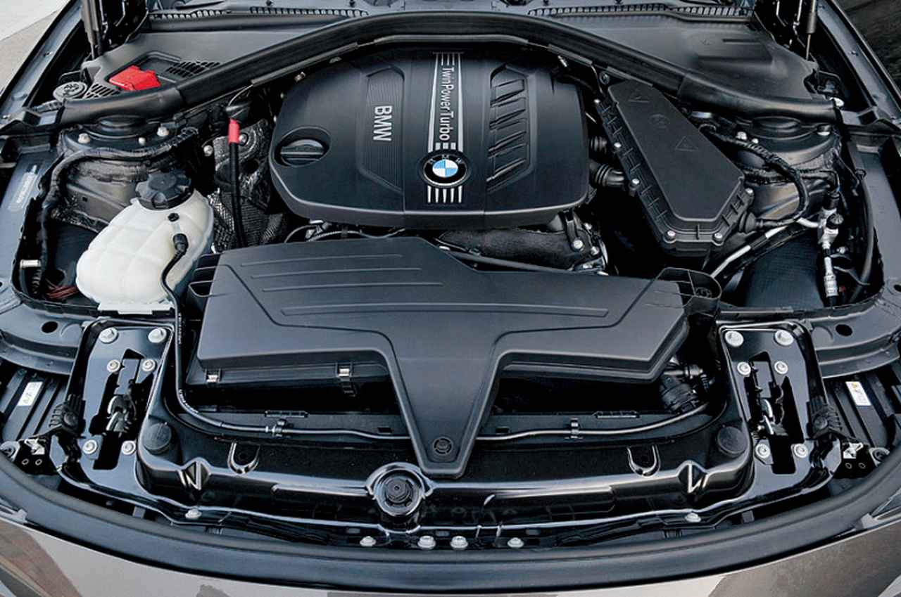 画像: 320dには2L直列4気筒ディーゼルターボエンジンが搭載される。最高出力135kW(184ps)、最大トルク380Nm(38.8kgm)。