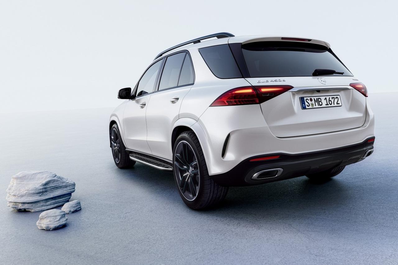 画像: リアまわりもブラック仕上げのディテールで統一。SUVらしいボリューム感の中に、引き締まった印象を与えるデザインだ。