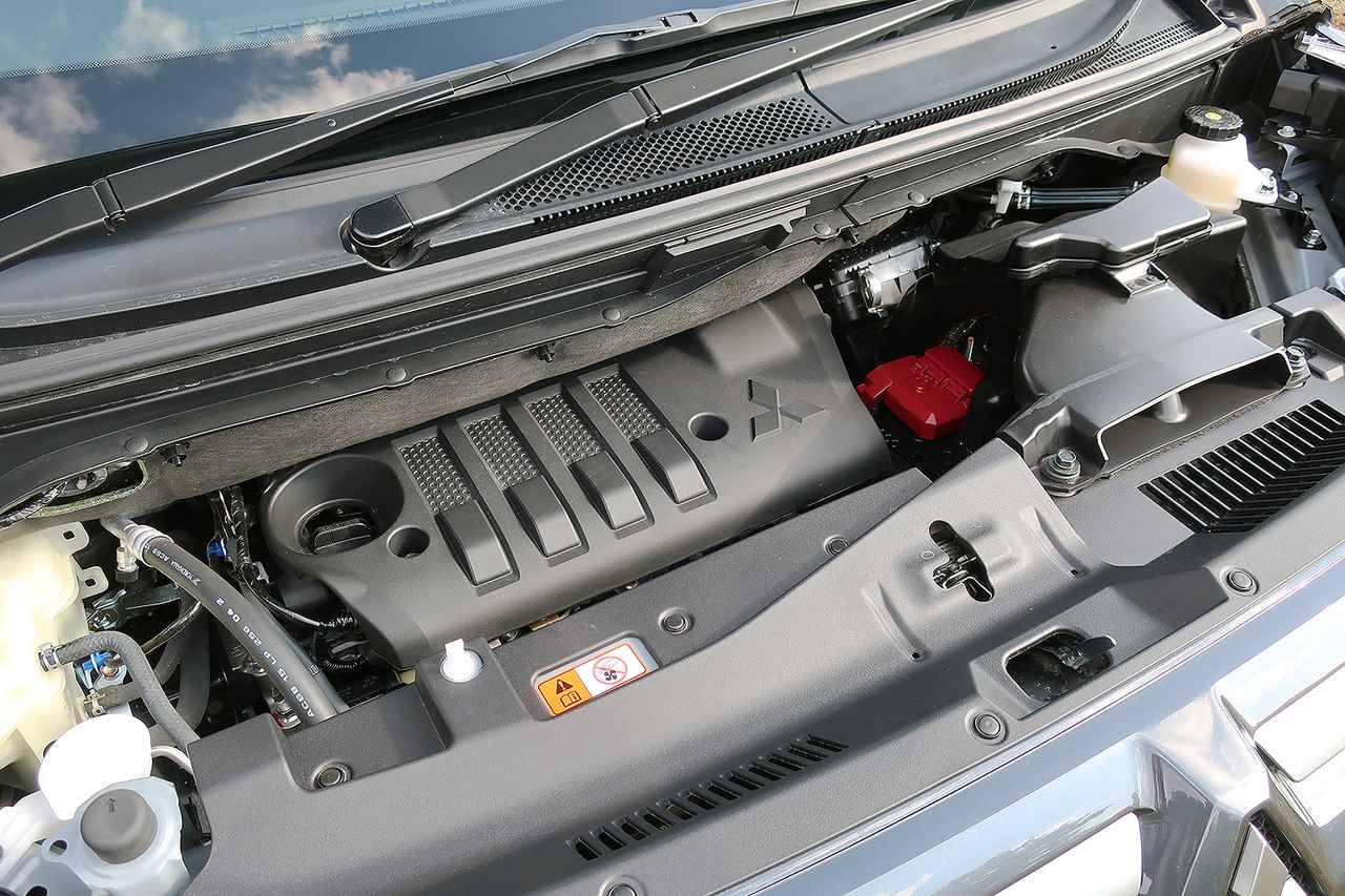 画像: パワートレーンは従来型と同じ、2.2Lのコモンレール式ディーゼルターボに8速ATを組み合わせた4WDだ。