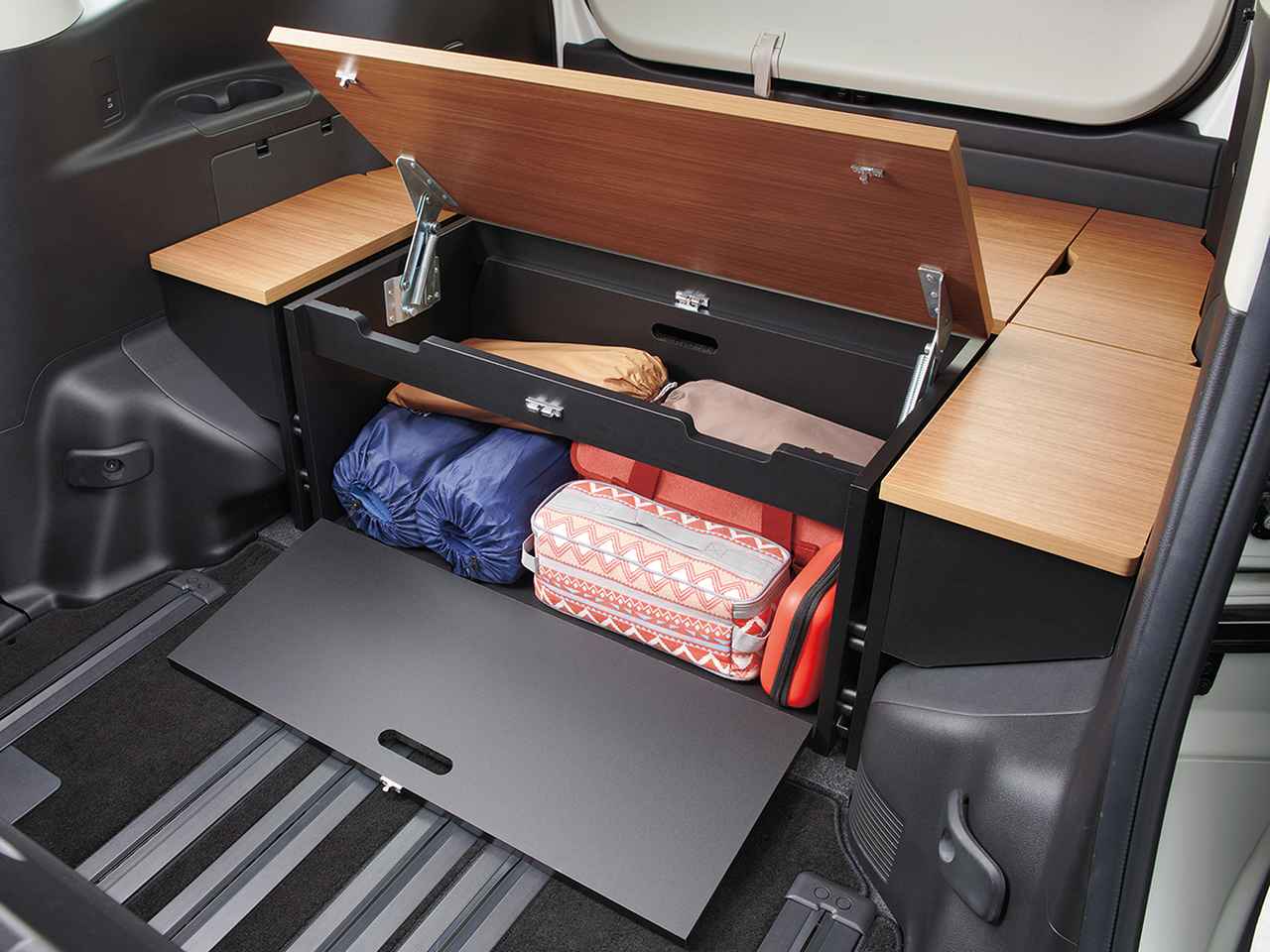 画像 : 10番目の画像 - 日産「セレナ」がマイナーチェンジ - Webモーターマガジン