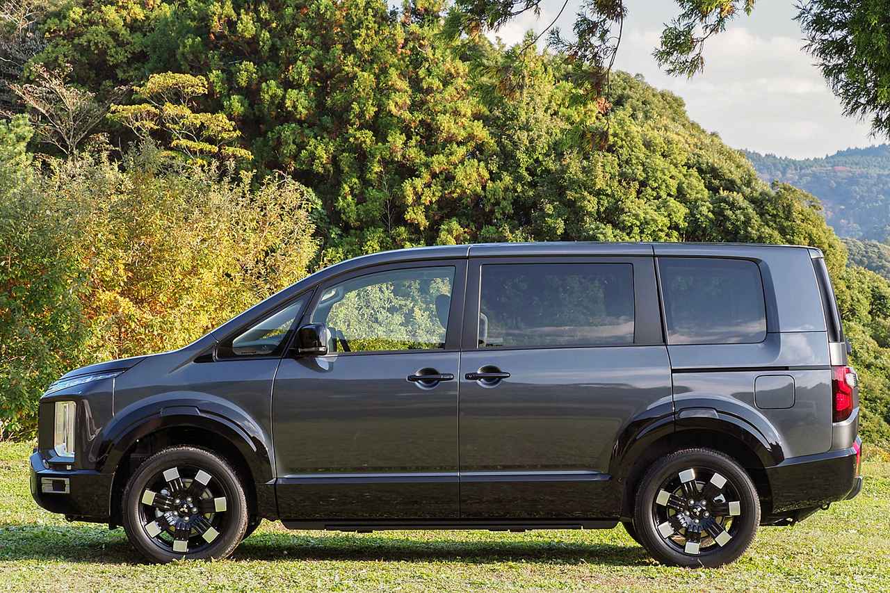 画像: 2007年の登場以来18年を経たデリカD:5だが、昨2024年は過去最多の約2万2000台を販売する人気ぶりを持続している。