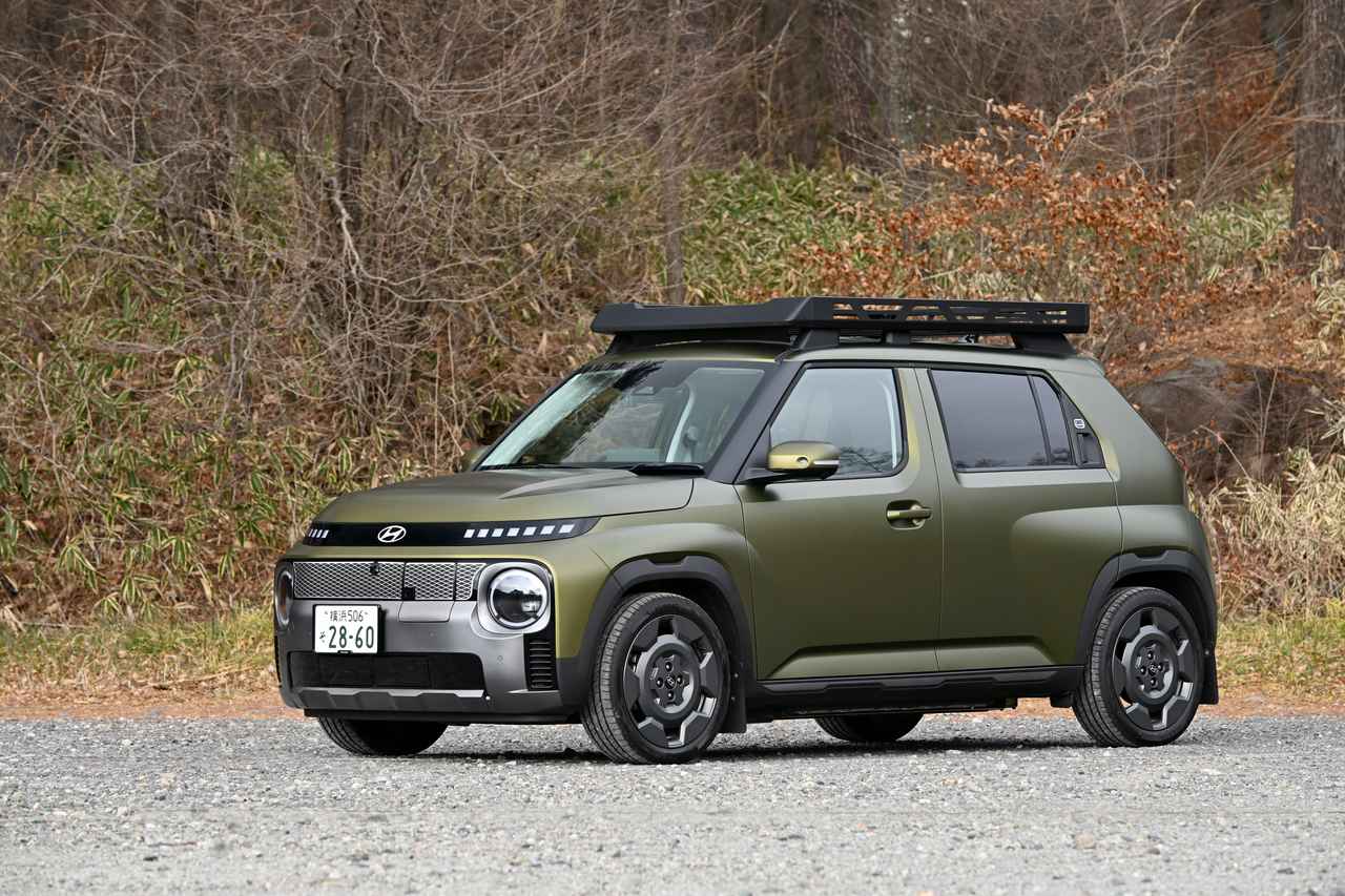 画像: インスターに専用バンパーなどでアクティブな雰囲気を追加したインスタークロス。試乗車のボディカラーは専用のアマゾナスグリーンマット（受注生産有料色132,000円）だ。