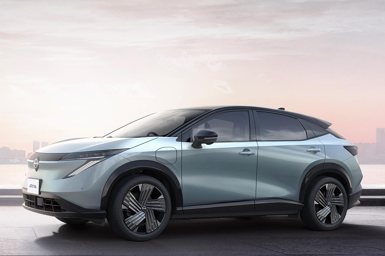 画像: 初のマイナーチェンジを受けた、日産のクロスオーバー電気自動車「アリア」。