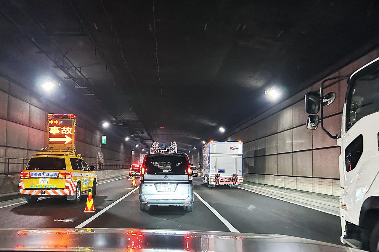 画像: 渋滞時には、渋滞の車列の中や渋滞末尾で追突事故や接触事故が多く発生しているので注意したい。(写真はイメージです)