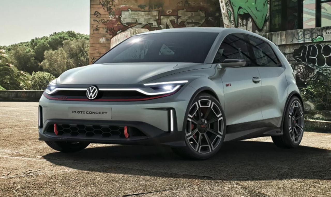 画像: GTIのDNAを電動化時代へ継承するID. GTI Concept。赤いアクセントや低く構えたスタンスが、走りの象徴としてのGTI像を鮮明に示している。（※写真は展示車とは異なります）