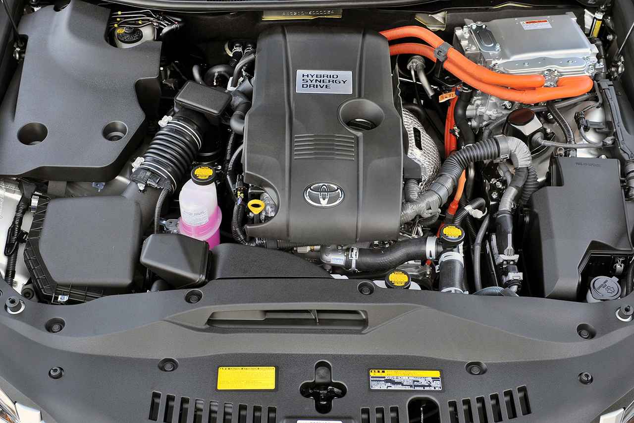 画像: ハイブリッド車は2.5Lの直4エンジンにモーターを組み合わせた。エンジン車は3.5Lと2.5LのV6を設定。