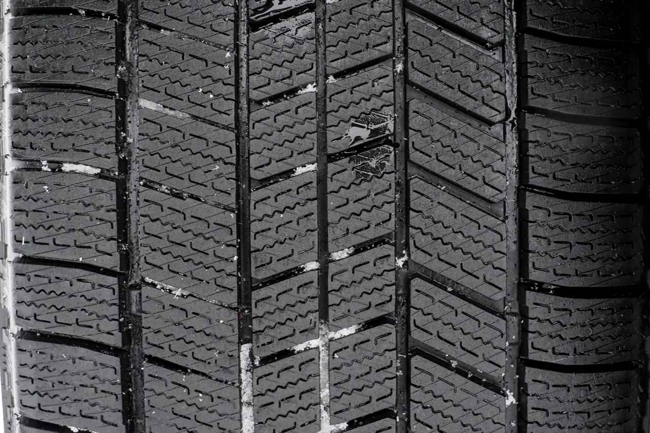 画像: 「Wコンタクト発泡ゴム」、「L形タンクサイプ」により吸水性能が向上。