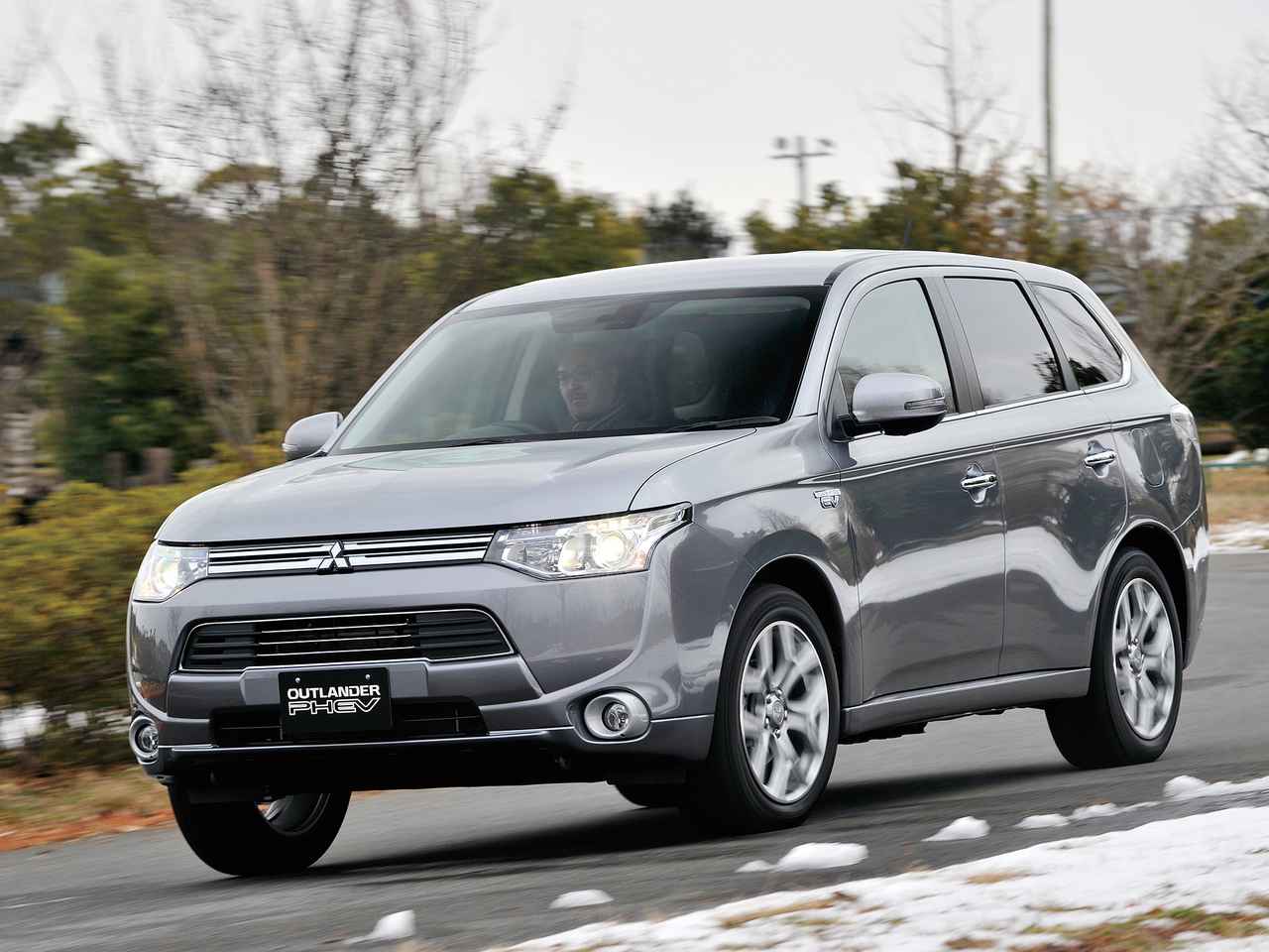 画像 : 1番目の画像 - 三菱 アウトランダーPHEV（初代） - Webモーターマガジン