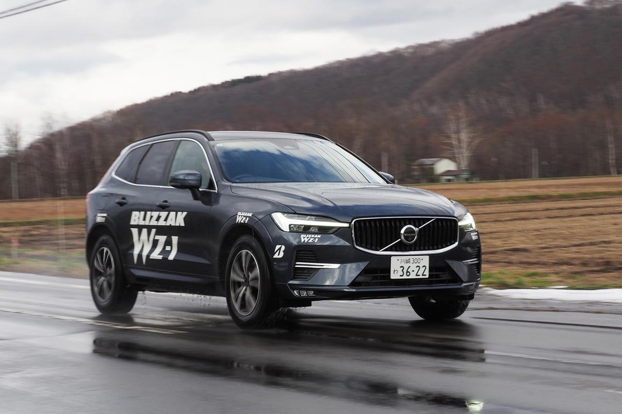 画像: ボルボXC40での試乗。