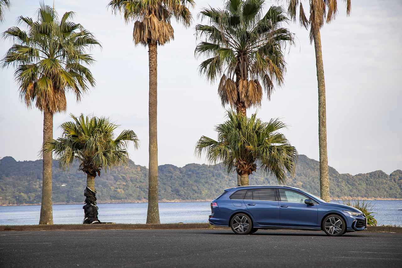 画像: TDIモデルの試乗に選ばれたのは南国、九州・宮崎。宮崎空港から南下して都井岬で折り返すというドライブルート。海沿いは絶景が続き、12月だというのに気温は18度近く、まさに南国。最高のドライブとなった。