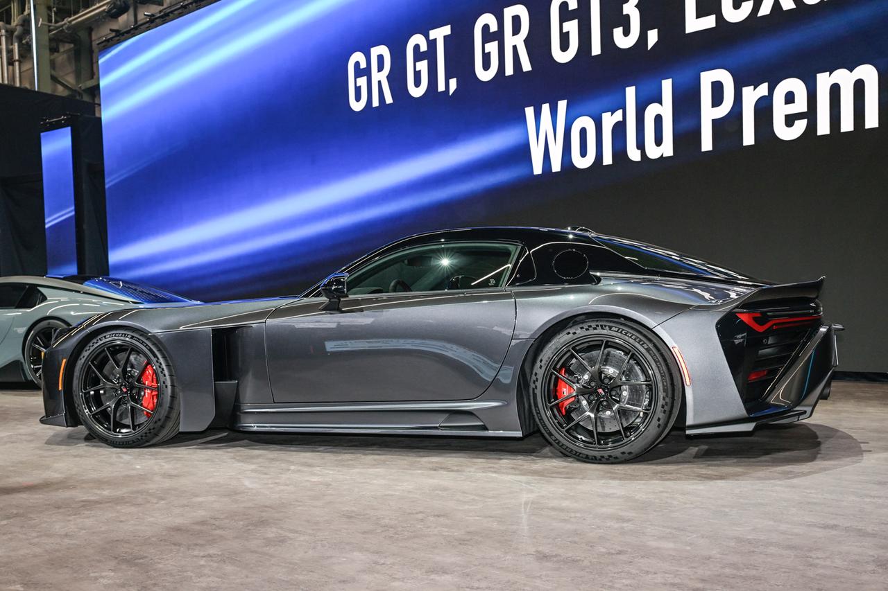 画像: 低く長い印象のGR GTのプロポーション。