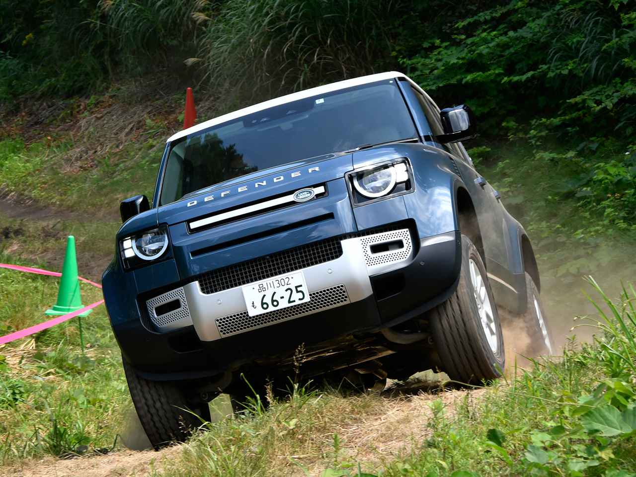 画像: 【試乗】ランドローバー ディフェンダーはオンもオフもマルチに活動できる実力派SUV - Webモーターマガジン