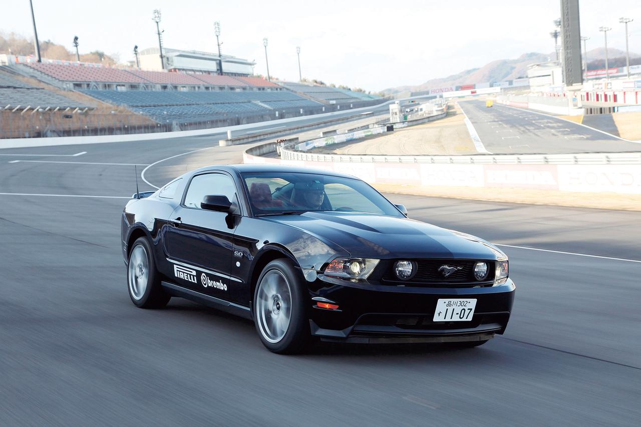 画像 : 1番目の画像 - 特別仕様 フォード マスタング V8 GT パフォーマンスパッケージ - Webモーターマガジン