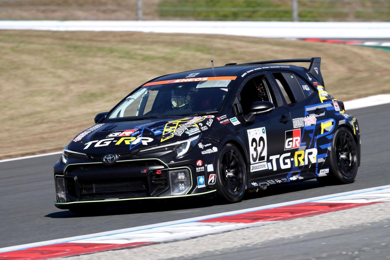 画像: 液体水素の採用など技術的なブレークスルーに積極的に取り組んできた水素カローラ。2025年末の富士戦では、超電導ポンプを新たに採用した仕様のデモランも実施された。