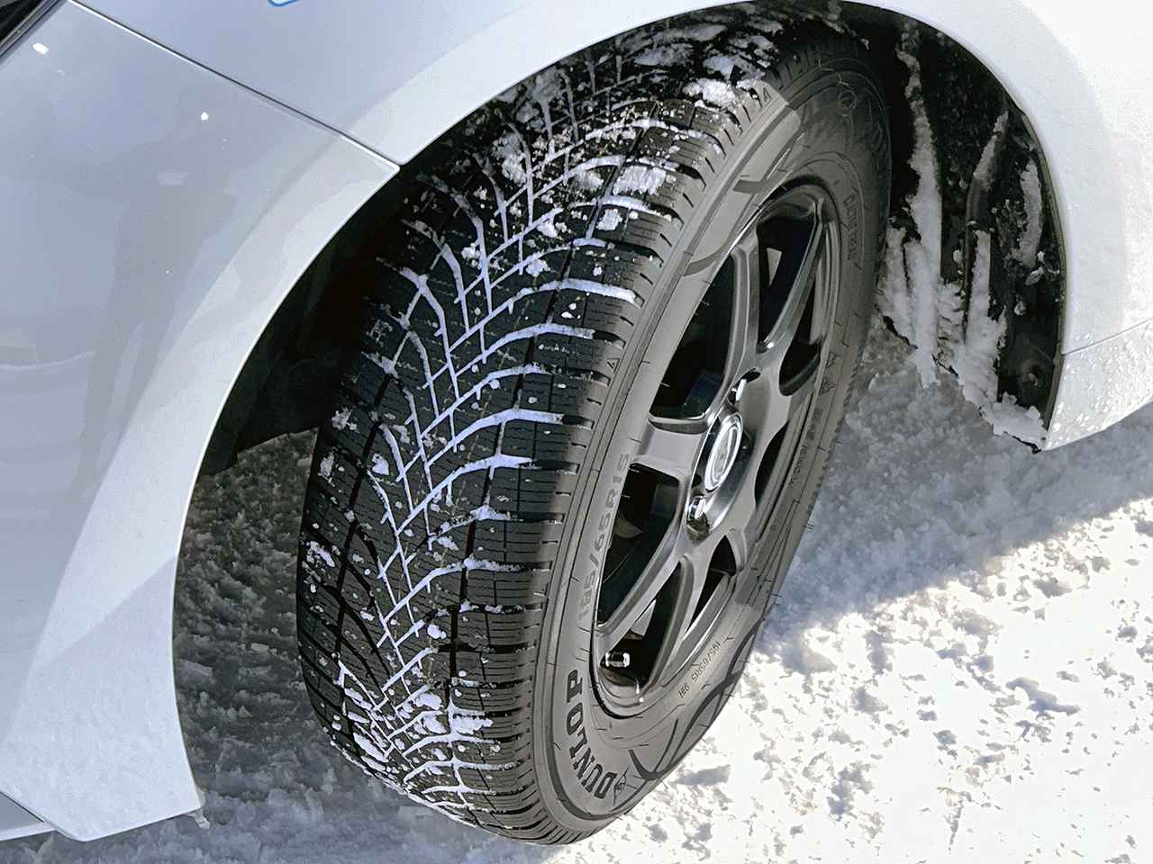 画像: 最近注目されているオールシーズンタイヤは冬用タイヤ規制に対応するが・・・(写真はイメージです)
