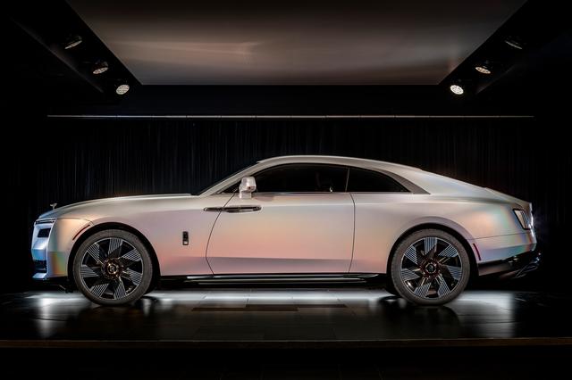 画像: ただ、ただ、その幻想的な佇まいに見惚れるだけ。オーダーしたのは、はアメリカの方だそうだ。