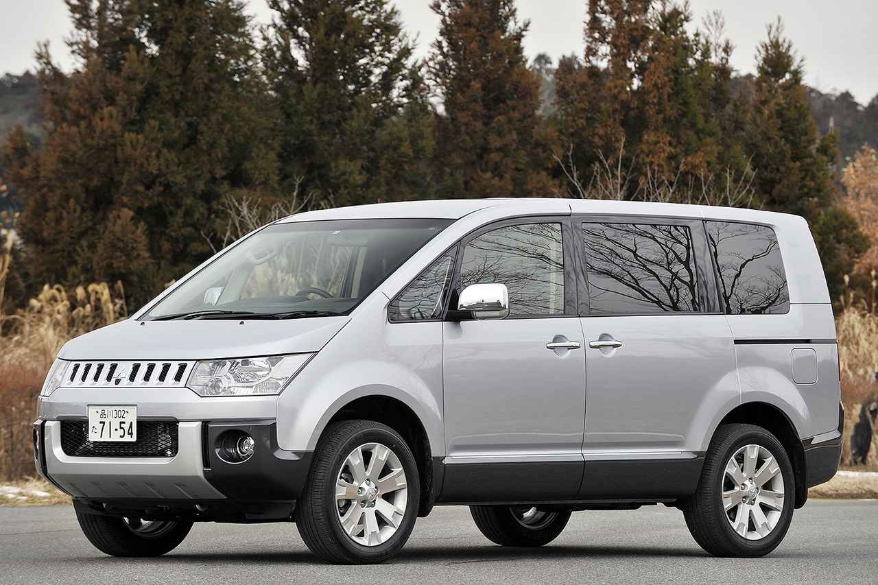 画像: 外観はガソリン車とほとんど変わらないが、車両重量の増加に対応してダンパーの減衰力を変更している。