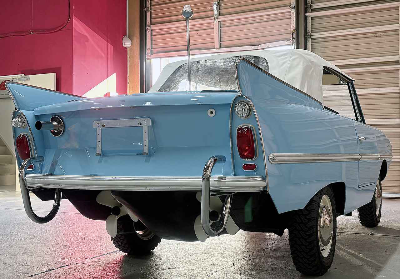 画像: リアバンパー下を覗くと、プラスティック製の白いスクリューが左右に2つ装着されている！