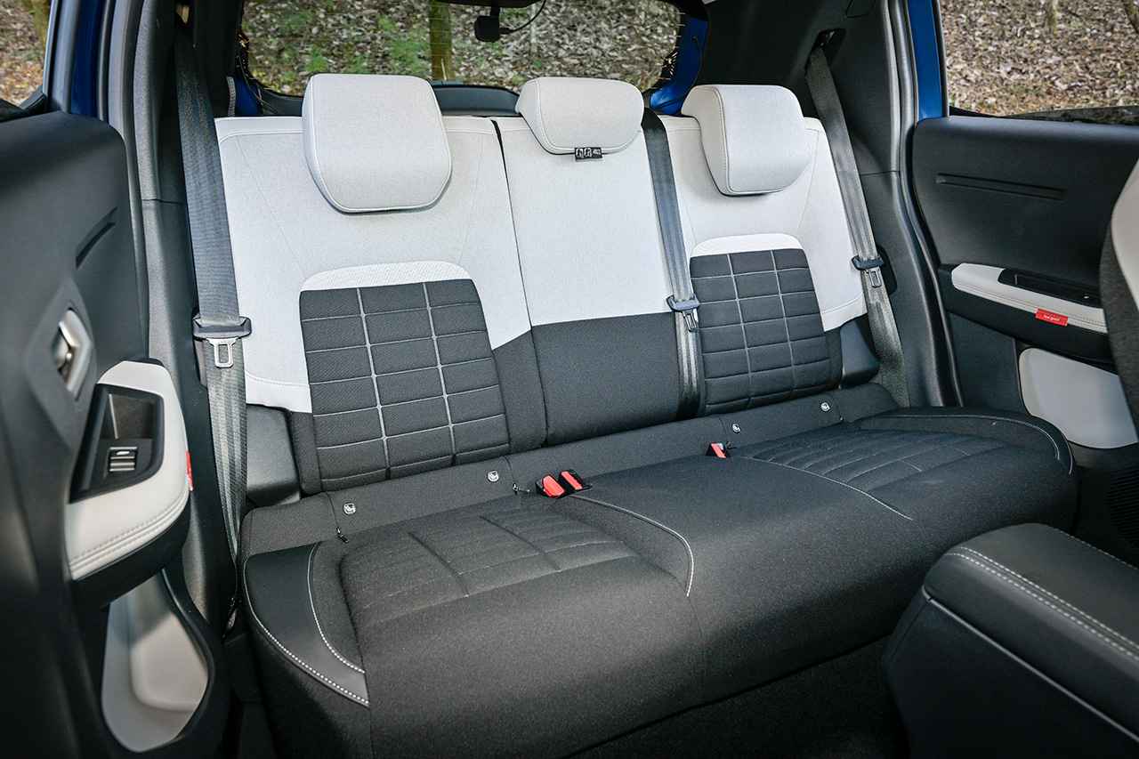 画像 : 11番目の画像 - シトロエン C3 MAX ハイブリッド - Webモーターマガジン