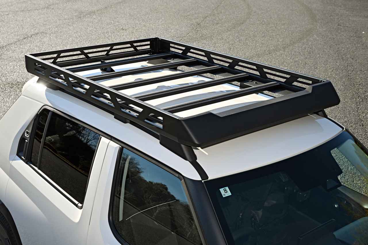 画像: インスタークロスに装備されている大型のルーフラック。装着される装備類が似ているインスターラウンジとの車両重量差が10kgなのでそれがこのルーフラックの重さだと考えられる。