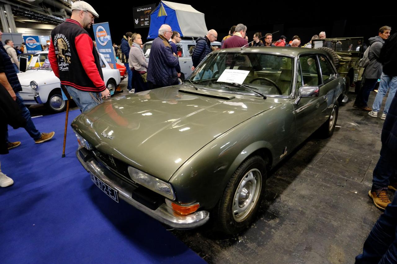 画像: パリの街中にも、地方の田園風景にも似合いそうなプジョー504 V6クーペ（1976年式）。17万kmの走行で、1万7000ユーロ。お買い得だ！