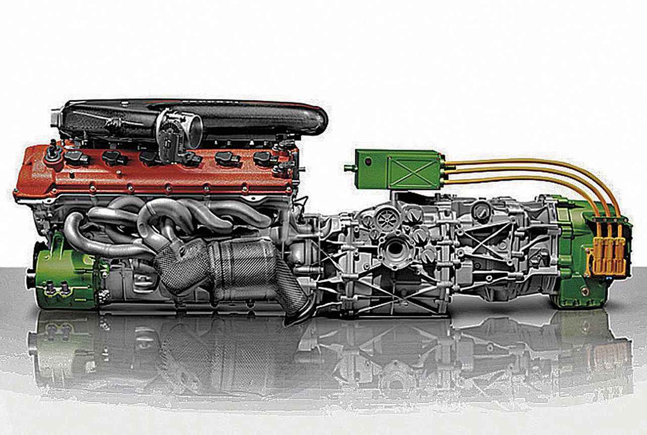 画像: 6.3LのV12エンジンと、当時のF1からフィードバックされたモーターアシストを組み合わせたHY-KERSを採用。